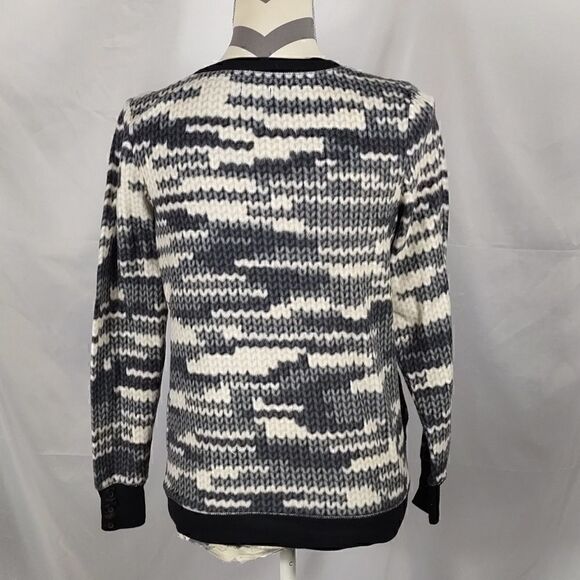 Vera Wang Sweatshirt    - Picture 4 of 6